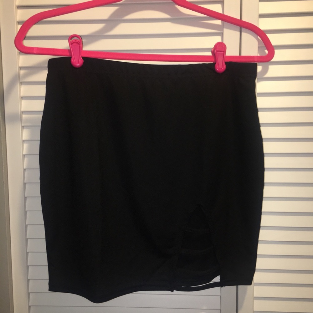 PrettyLittleThing Black Ladder Mini Skirt